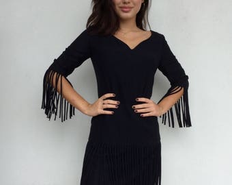 Amazing chic 60s fringed black sleeved crepe LBD dress