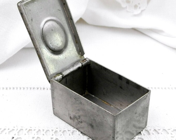 Small Vintage Metal Box with Ring Pull Could be Used as a Ring Box, Unusual Shaped Box, Curios, Jewelry Box Gift, French Brocante Decor Small Vintage Metal Box with Ring Pull Could be Used as a Ring Box, Unusual Shaped Box, Curios, Jewelry Box Gift, French Brocante Decor