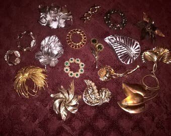 17 vintage brooch lot, gold, silver, copper, most wearable, some for harvest