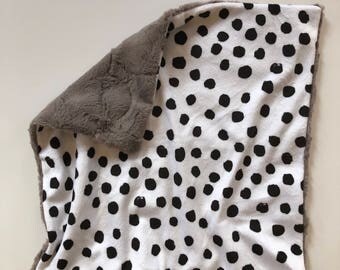 Black And White Polka Dot Blanket