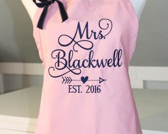 Mrs Apron with bow - Bridal Shower Gift - Bride Apron - Wedding Apron - Perfect Gift for the Bride - Personalized Apron - Embroidered Apron
