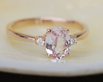 Peach sapphire engagement ring. Promise ring. Oval engagement ring. 3 stone ring. Rose gold engagement ring. Gemstone ring by Eidelprecious