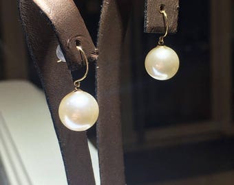 18k Gold Freshwater Pearl Rings by COSE