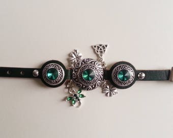 Bracelet elfique celtique argenté et strass verts
