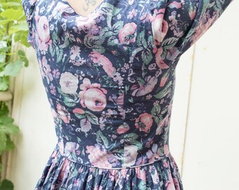 Laura Ashley vintage floral dress / Laura Ashley Vintage Dress with flowers