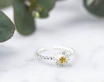 Sterling Silver Daisy Ring • Adjustable Ring • Sterling Silver Ring • Silver Flower Ring • Spring Jewellery • Daisy Jewellery • Flower Girl