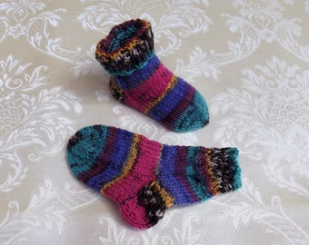 Baby socks, handknit, green - pink, 9 cm