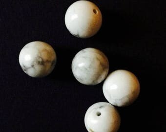 set of 5 beaded round beads 12mm white and gray