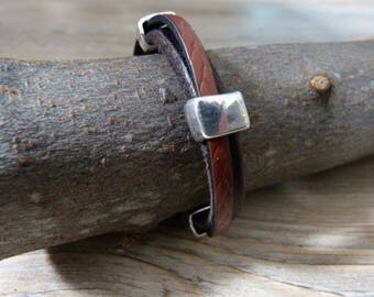 Textured leather men bracelet