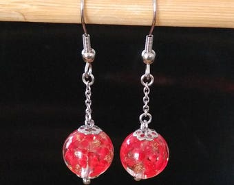 BO ball red petals and glitter gold attachment chain titanium