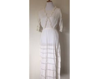 1900's Antique Edwardian White Cotton Lawn Lace Tea dress / Size Small