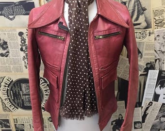 Amazing Vintage 1970s Rare Pink Leather Jacket Zip up with Big Dagger Collar Front Pockets Size XS FREE WORLDWIDE Postage