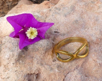 Infinite ring / infinity ring