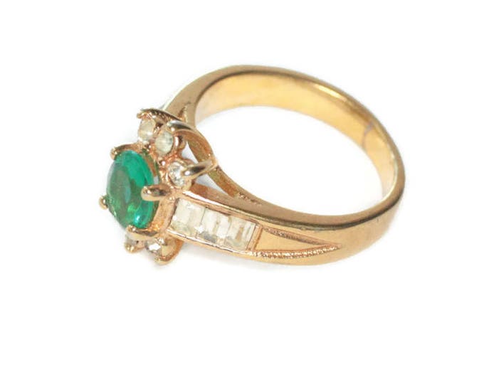 Green and Clear Crystal Rhinestone Ring Size 5 Oval Center Baguettes Chatons Gold Tone