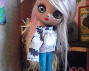Custom Blythe Dolls For Sale by OOAK Custom Middie Blythe-art doll And Room box