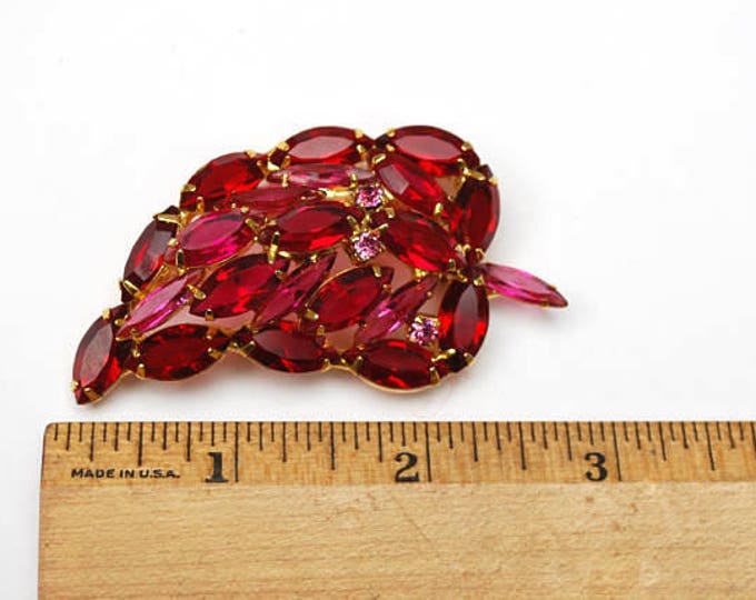 Rhinestone leaf Brooch -Juliana style - Pink Crystal - open back - gold plated- domed pin