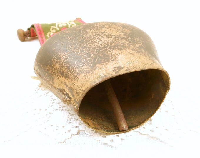 Vintage Decorative Metal Cow Bell From the Alps with Woven Folk Pattern Fabric Braid, Original Alpenshelle Swiss Mountain Cowbell Vintage Decorative Metal Cow Bell From the Alps with Woven Folk Pattern Fabric Braid, Original Alpenshelle Swiss Mountain Cowbell