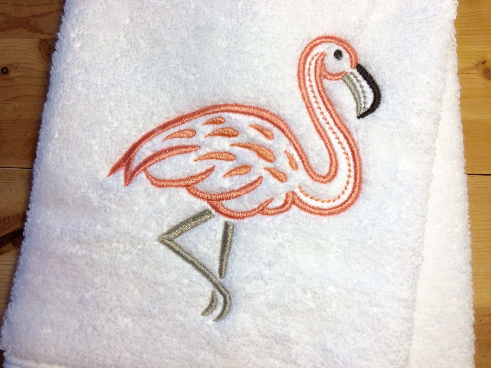 tropical pink flamingo towels ~ embroidered bird~beach bathroom tropical pink flamingo towels ~ embroidered bird~beach bathroom