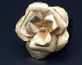 Vintage Winard 12k G.F Flower brooch
