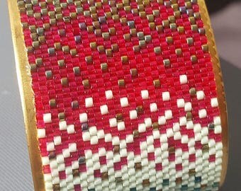 Miyuki and Brass Raspberry Gold and Green.