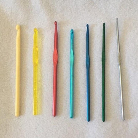 Crochet hooks plastic crochet hooks metal crochet hooks