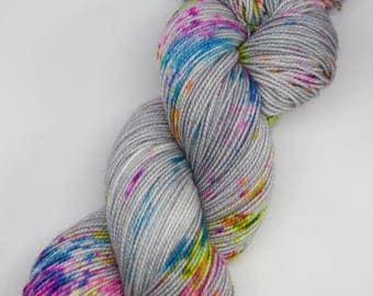 hand dyed yarn, hand painted yarn, handpainted yarn, superwash merino yarn, sock yarn, fingering, speckle dyed yarn, speckles, speckled yarn