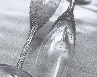 Champagne Wedding Flutes, Set of 2, Wedding glasses, Bride and Groom, Swarovski Crystals, Brilliant Wedding, champagne glasses, hand painted