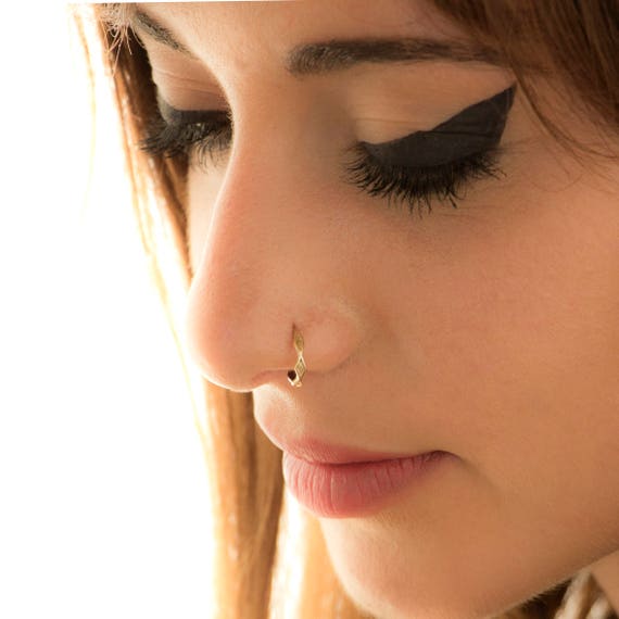 Come Si Mette Il Piercing Ad Anello Al Naso