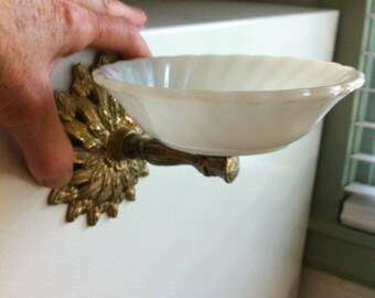 Vintage Soap Dish - Anchor Hocking Dish - Metal Flower Design Base - Made in the USA - Wall Mounted Soap Dish -
