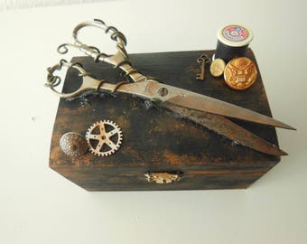 SCISSORS - Alice in Wonderland and Alice Madness inspired little Wonderland