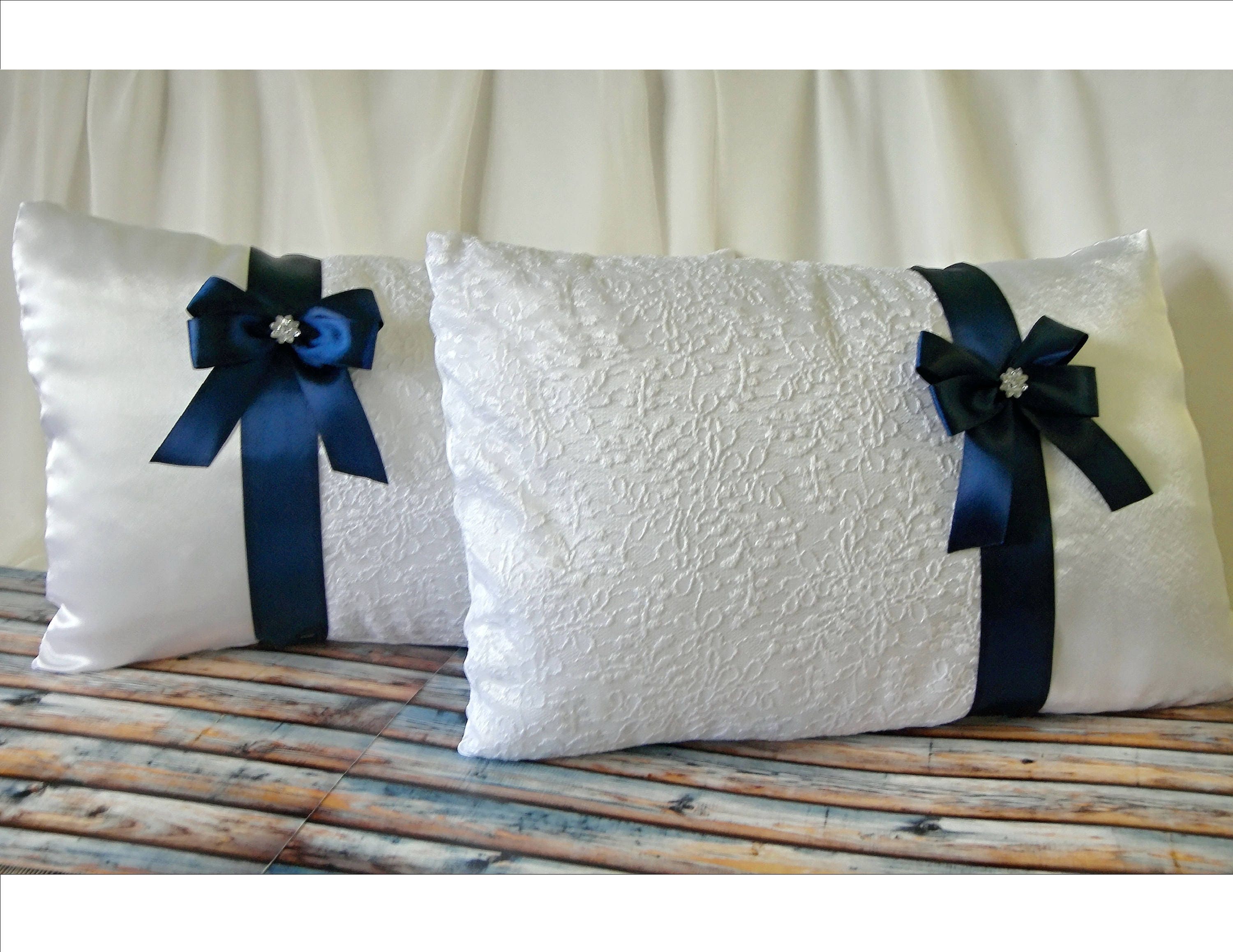 Set of 2 wedding kneeling pillows with navy blue bow White