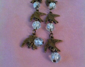 1 pair of doves and Pearl dangling earrings