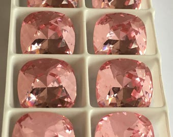Lot de 4 cabochons cristaux Swarovski 4470 12mm à sertir