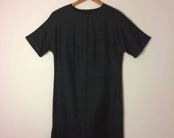 Black silk 1960s short sleeve shift dress