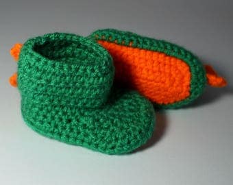 Baby dino booties - 0-6 months - baby shoes - baby boots - dinosaur - dragon - baby photo props - slippers - knitted baby clothes - newborn
