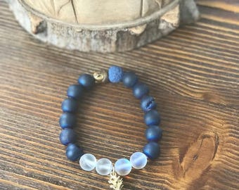 Blue Agate & Mystic Aura Quartz crystal healing bracelet w/Pinneaple charm