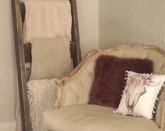 Rustic Wood Blanket Ladder