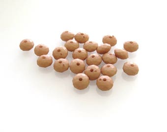 X 20 Acrylic faceted beads sand color, 8 mm