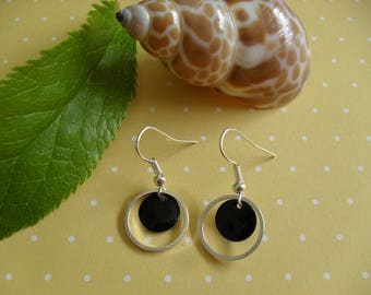 Earrings with enamel