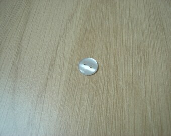 smooth round white mother of Pearl buttons