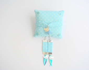 set bracelet earrings with white polka dots