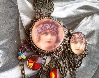 a retro/boho necklace a bit gypsy cabochon chains