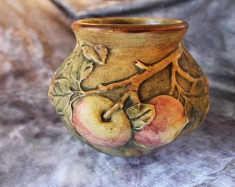 Weller Bowl, Apple in Design, 1915 - 1920