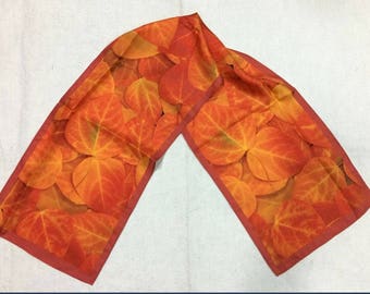 Botanically correct nature scarf - aspen leaves