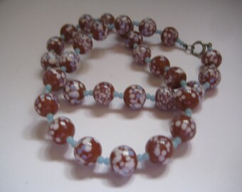 Antique 20S or 30s Speckled Art Glass Beads Necklace from Czechoslovakia