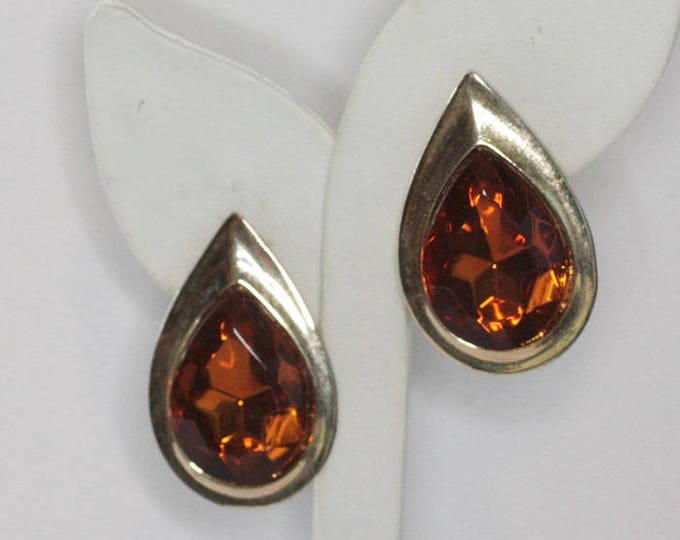 Amber Glass Tear Drop Earrings Gold Tone Bold Clip On Vintage 1980s