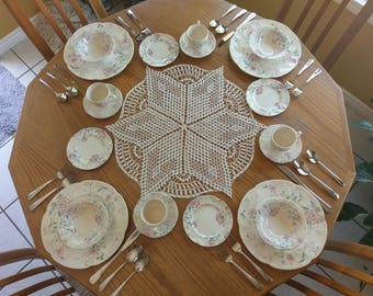 Johnson Brothers. Lynton pattern. 20 PC dinner service.