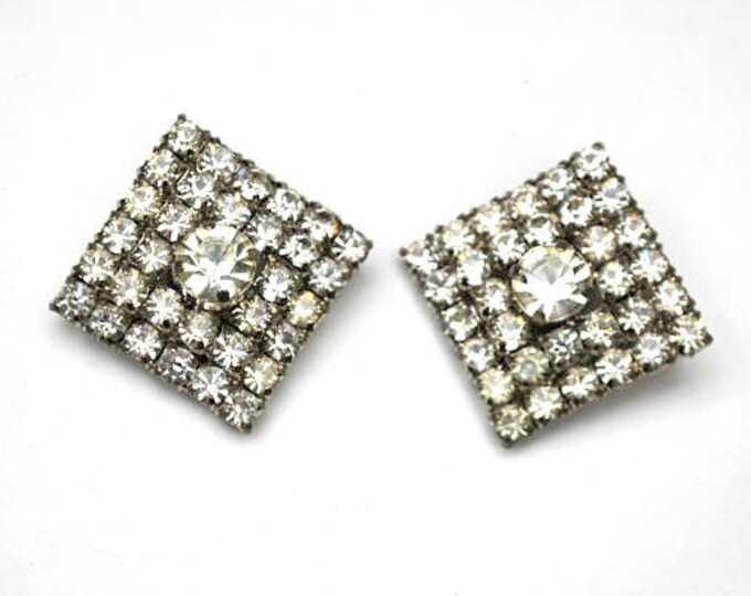 Rhinestone Earrings - Clear crystal - Diamond shape - Silver metal - clip on Wedding BRide