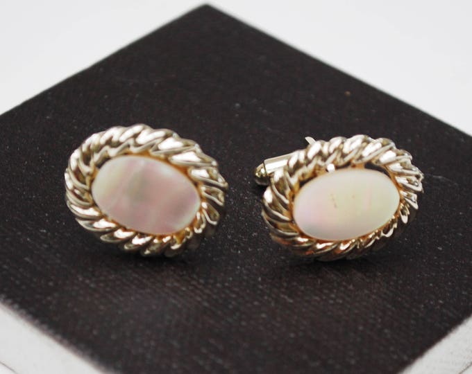 Mother of Pearl cuff links - light gold metal - MOP Oval cufflinks