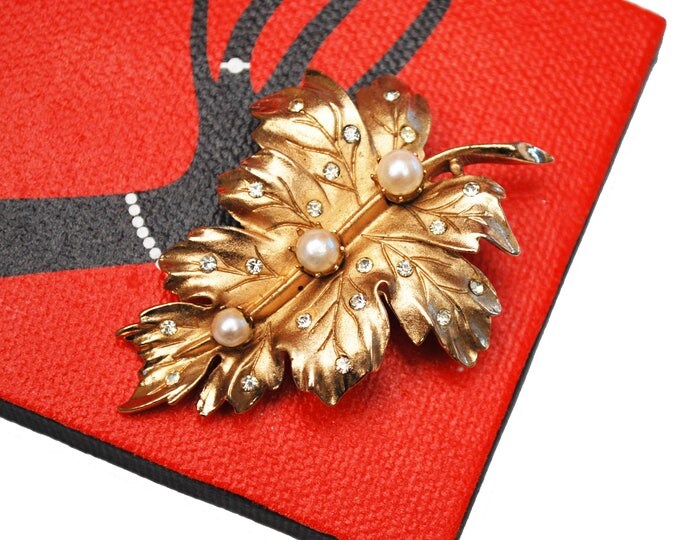 Coro Leaf Brooch - Gold - Rhinestone - White Pearls - Signed pin